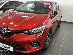 Utilisé 2023 Renault Clio V Evolution Berline | 15 999 € (Prix juste)