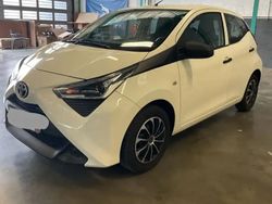 Blanc Utilisé 2021 Toyota Aygo X-play Citadine | 9 700 €