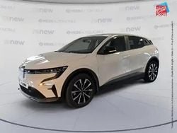 Blanc Utilisé 2022 Renault Mégane Evolution SUV | 21 999 € (Prix juste)
