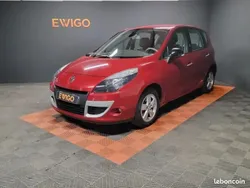 Rouge Utilisé 2011 Renault Scénic III Dynamique Monospace | 7 490 € (Prix juste)