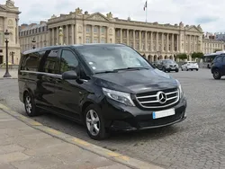 Noir Utilisé 2016 Mercedes V220 Executive Monospace | 24 000 €