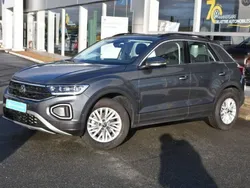 Gris indium Utilisé 2023 VW T-Roc Life SUV | 25 990 € (Prix assez cher)