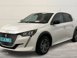 Blanc Utilisé 2021 Peugeot e-208 Allure Citadine | 16 999 € (Prix juste)