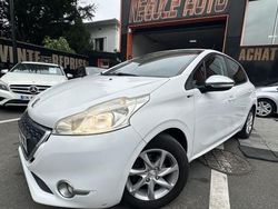 Utilisé 2014 Peugeot 208 Style Citadine | 4 990 € (Prix cher)
