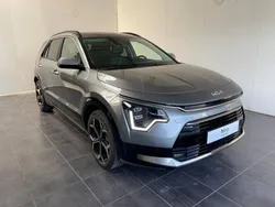 Gris Utilisé 2025 Kia Niro Premium SUV | 33 490 € (Prix assez cher)