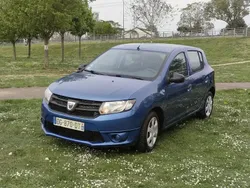 Utilisé 2014 Dacia Sandero Lauréate Citadine | 3 800 € (Prix juste)