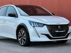 Blanc Utilisé 2021 Peugeot 208 GT-line Citadine | 15 900 € (Prix juste)