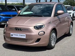 Rouge Utilisé 2022 Fiat 500e Action Citadine | 14 049 € (Prix juste)