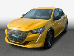 Jaune Utilisé 2022 Peugeot e-208 Active Citadine | 15 999 € (Bon prix)