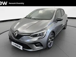 Gris Utilisé 2023 Renault Clio V Evolution Citadine | 17 390 € (Prix juste)