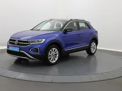 Bleue Utilisé 2024 VW T-Roc Style SUV | 29 599 € (Prix juste)