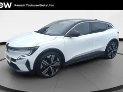 Blanc Utilisé 2022 Renault Mégane Iconic Berline | 26 490 € (Prix juste)