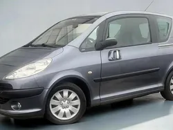 Gris Utilisé 2005 Peugeot 1007 Citadine | 3 990 € (Prix juste)