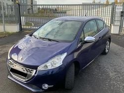 Occasion 2012 Peugeot 208 Allure Citadine | 6 990 € (Prix juste)
