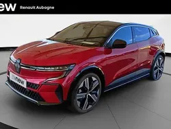 Rouge Utilisé 2023 Renault Mégane Iconic Berline | 26 990 € (Prix juste)