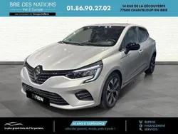 Gris Utilisé 2023 Renault Clio V Evolution Berline | 16 890 € (Prix juste)