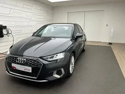 Gris manhattan métallisé Utilisé 2023 Audi A3 Design | 25 990 €