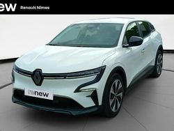 Blanc Utilisé 2022 Renault Mégane Evolution Berline | 23 699 € (Prix juste)