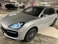 Argent Utilisé 2018 Porsche Cayenne Turbo SUV | 50 000 €