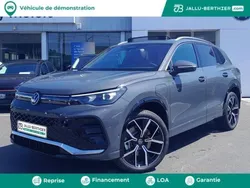 Gris Utilisé 2025 VW Tiguan Exclusive SUV | 63 490 € (Prix cher)
