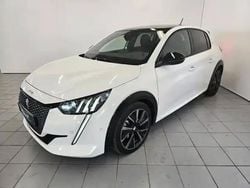 Blanc Utilisé 2023 Peugeot 208 GT Citadine | 19 490 € (Prix assez cher)