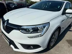 Blanc Utilisé 2017 Renault Mégane IV Business Berline | 8 400 € (Prix juste)