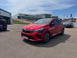 Rouge Nouvelle 2025 Renault Clio V Techno Berline | 22 900 € (Prix assez cher)