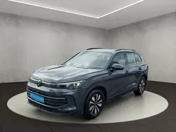 Gris Utilisé 2024 VW Tiguan Life SUV | 37 900 € (Bon prix)