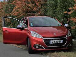 Rouge Utilisé 2018 Peugeot 208 S Citadine | 9 900 € (Prix juste)