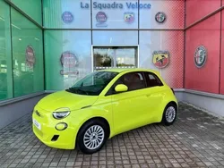 Jaune Utilisé 2024 Fiat 500e Citadine | 22 490 € (Prix juste)