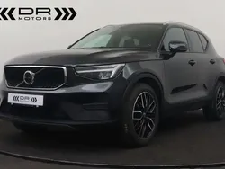 Noir Utilisé 2023 Volvo XC40 Core SUV | 24 995 € (Prix juste)