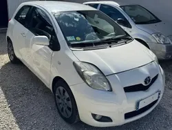 Blanc Utilisé 2010 Toyota Yaris Berline | 3 300 € (Prix juste)