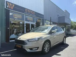 Gris Utilisé 2017 Ford Focus Titanium Berline | 9 490 € (Prix juste)