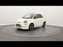 Blanc Nouvelle 2025 Abarth 500e Turismo Citadine | 31 990 € (Prix juste)
