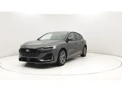 Gris Utilisé 2023 Ford Focus ST-Line Citadine | 32 710 € (Prix cher)