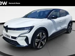 Blanc Utilisé 2023 Renault Mégane Iconic Berline | 26 990 € (Prix juste)