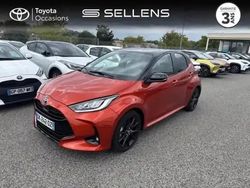 Bi ton orange colora Utilisé 2022 Toyota Yaris Hybrid Berline | 21 880 € (Prix assez cher)