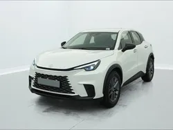 Blanc Nouvelle 2024 Lexus LBX Business Edition SUV | 33 970 € (Prix juste)
