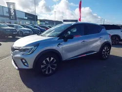 Gris Utilisé 2024 Renault Captur Techno SUV | 20 290 € (Prix juste)