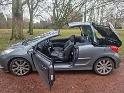 Utilisé 2009 Peugeot 207 CC Cabriolet | 3 000 € (Bon prix)