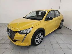 Jaune Utilisé 2023 Peugeot e-208 Active Citadine | 21 990 € (Prix cher)