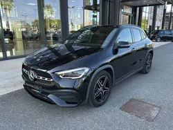 Noir Utilisé 2022 Mercedes GLA200 SUV | 38 306 € (Prix juste)