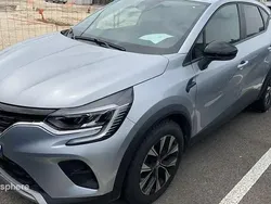 Gris Utilisé 2024 Renault Captur Evolution SUV | 21 499 € (Prix juste)