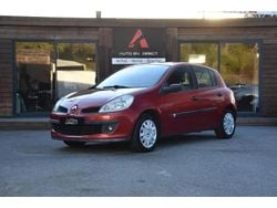 Rouge Occasion 2005 Renault Clio II Expression Berline | 5 990 € (Prix cher)