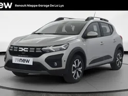 Gris Utilisé 2024 Dacia Sandero Expression Citadine | 16 999 € (Prix assez cher)