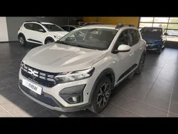 Gris Utilisé 2024 Dacia Sandero Expression Citadine | 15 999 € (Prix juste)