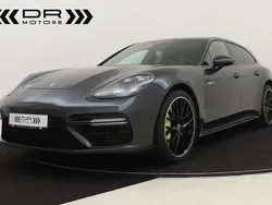 Gris Utilisé 2018 Porsche Panamera Turbo S Sport Turismo Berline | 72 995 €
