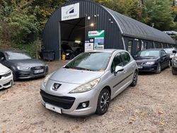Gris Utilisé 2010 Peugeot 207 Active Berline | 4 500 € (Prix juste)