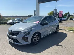 Gris Utilisé 2024 Renault Clio V Techno Citadine | 17 680 € (Prix juste)
