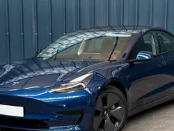 Bleu Utilisé 2021 Tesla Model 3 Berline | 19 990 € (Prix juste)